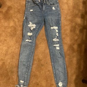 American eagle distressed skinny jeans super stretchy and worn once!